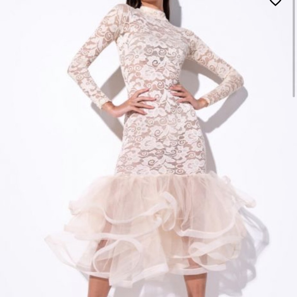 BLANK SPACE LACE MAXI DRESS